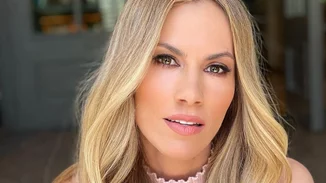 Αγνώριστη η Ντορέττα Παπαδημητρίου με καστανά καρέ μαλλιά