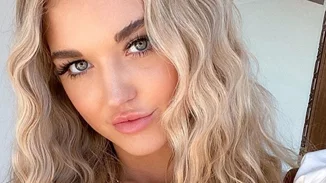 Beach Waves | Πώς να κάνεις χαλαρές μπούκλες με την πρέσα για τις καλοκαιρινές βόλτες