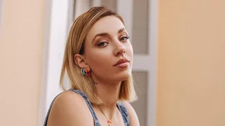 Στο κομμωτήριο η Γαρυφαλιά Καληφώνη | Δες το νέο hair look της