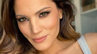 "Αυτό." | Η μικρή Ολίβια κοιμάται και η Μαίρη Συνατσάκη φωτογραφίζει το πιο γλυκό σημείο πάνω της