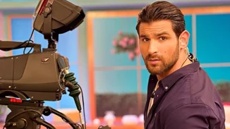 Ετεοκλής Παύλου | "Ο πατέρας μου πέθανε όταν ήμουν 7 χρονών, η μητέρα μου με έβλεπε μισή ώρα την ημέρα"