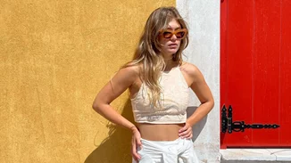 Κλέλια Ανδριολάτου | Η γυμνή πόζα της στην παραλία που "έριξε" το Instagram