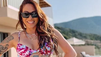 Χωρίς photoshop και φίλτρα | Η Ευρυδίκη Βαλαβάνη τολμά και μας δείχνει το σώμα της με μαγιό