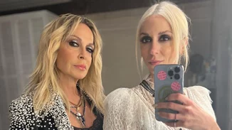 Κυριολεκτικά αγνώριστες | Η Άννα Βίσση ποζάρει με τη 10χρονη Σοφία Καρβέλα το 1993