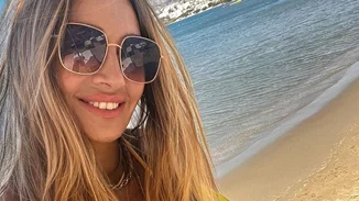 Ελένη Πετρουλάκη | Για φαγητό με τις κόρες της - Δείτε τα εντυπωσιακά, καλοκαιρινά ντυσίματα των κοριτσιών