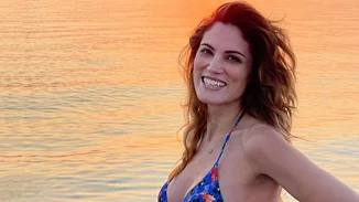 Ο Ίαν Στρατής χαϊδεύει τη φουσκωμένη κοιλίτσα της Μαίρης Συνατσάκη και το Instagram "λιώνει"