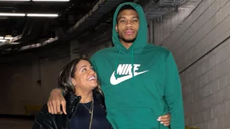 Mariah Riddlesprigger | Οι γλυκές ευχές στον Γιάννη Αντετοκούνμπο και η σπιτική τούρτα που του έφτιαξε με τη βοήθεια του γιου τους