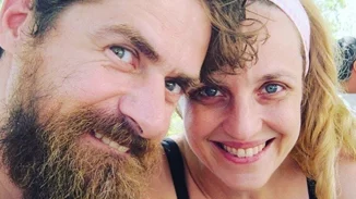 Δημήτρης Λάλος | Οικογενειακές διακοπές με την εντυπωσιακή σύζυγό του και το γλυκό στιγμιότυπο με την κόρη τους, Νικολέττα