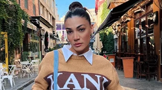 Ήβη Αδάμου | Σε Κυριακάτικη βόλτα χέρι χέρι με την κόρη της, Ανατολή - Νεφέλη Κουϊνέλη