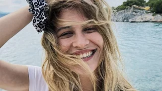 Η Εριέττα Μανούρη με μαγιό | Η ηθοποιός του Σασμού διαθέτει ένα από τα πιο καλογυμνασμένα κορμιά της ελληνικής showbiz