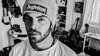 Άγγελος Λάτσιος | Φωτογραφίζει τους κοιλιακούς της Γαίας και τα υπέροχα μάτια της Ηλέκτρας Μερκούρη