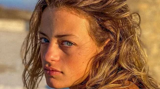 Ατελείωτα πόδια | Η Γαία Μερκούρη ποζάρει με μαγιό και ενθουσιάζει τους θαυμαστές της