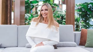 Ελένη Πετρουλάκη | Ποζάρει με τις τέσσερις πανέμορφες κόρες της στα χιόνια