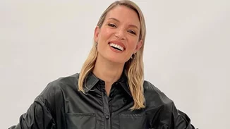 Μία νεαρή καλλονή | Η Βίκυ Καγιά μοιράζεται φωτογραφίες από το παρελθόν της και ενθουσιάζει τους θαυμαστές της