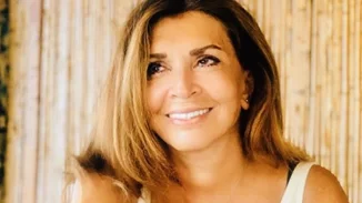 Μιμή Ντενίση | Το τραπέζι του κήπου της στον Θεολόγο έχει αέρα Ιταλίας - Η ιδιαίτερη διακόσμηση και ο παραμυθένιος κήπος