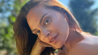 Υβόννη Μπόσνιακ | Ποζάρει εντελώς αμακιγιάριστη στην αγκαλιά του αγαπημένου της, Αντώνη Ρέμου