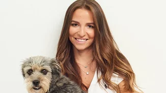 Εριέττα Κούρκουλου Λάτση | Κρατάει τον κατάξανθο γιο της στην αγκαλιά της και του "μαθαίνει" την αγάπη με τον πιο όμορφο και αγνό τρόπο