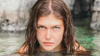 Κλέλια Ανδριολάτου | Ξαπλώνει στην παραλία και εντυπωσιάζει ακόμη μία φορά με τις αναλογίες της