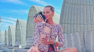 Η 7χρονη κόρη της Υβόννης Μπόσνιακ και του Αντώνη Ρέμου έχει τα πιο μακριά και όμορφα μαλλιά