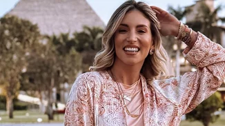 Αθηνά Οικονομάκου | Η πανέμορφη μητέρα της ποζάρει αγκαλιά με τον Μάξιμο και τη Σιέννα με αφορμή την ονομαστική της εορτή