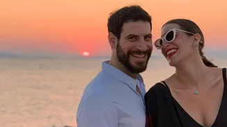 Η Βίβιαν Δράκου Πατριαρχέα ήταν η νύφη που "έσπασε" κάθε κανόνα φορώντας μαύρα sneakers