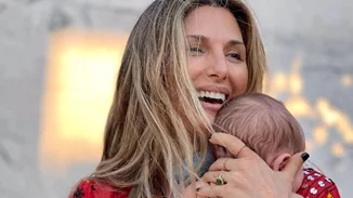 Η Ρούλα Σταματοπούλου μόλις ‘έλιωσε’ το Instagram | Το γλυκό φιλί στον 3 μηνών γιο της και η αποκάλυψη για τη βάπτισή του