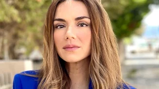 Η Βάσω Λασκαράκη μας ξεναγεί στην cosy κρεβατοκάμαρά της | Η minimal διακόσμηση και η αγάπη στη μονοχρωμία