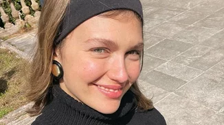 Η Κλέλια Ανδριολάτου μάς ξεναγεί στους Παξούς και στα γυρίσματα της σειράς "Maestro"