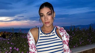 Ήβη Αδάμου | Η φωτογραφία με τις πανέμορφες αδερφές της και η απίστευτη ομοιότητά τους