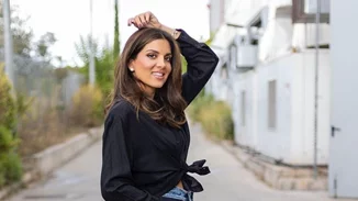 Η Σταματίνα Τσιμτσιλή προτείνει έναν σύγχρονο τρόπο να φορέσεις τα biker boots το φθινόπωρο