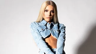 Η Josephine και ο Νίνο στην πρώτη τους κοινή εμφάνιση ως ζευγάρι