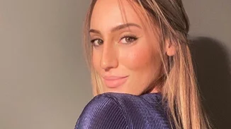 Παντρεύεται η Άννα Κορακάκη | Η πρόταση γάμου από τον σύντροφό της και το εντυπωσιακό μονόπετρο