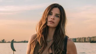 Η Χριστίνα Μπόμπα γυμνάζεται και θυμόμαστε τις αρετουσάριστες φωτογραφίες της με μπικίνι από το 2017