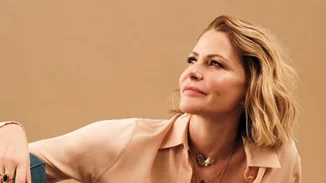 Τζένη Μπαλατσινού | Φόρεσε το ιδανικό σακάκι για την άνοιξη