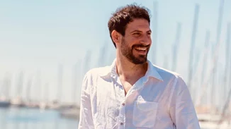 Θανάσης Πατριαρχέας | "Ήμουν μέσα και στον τρίτο τοκετό της γυναίκας μου, εγώ έκοψα τον ομφάλιο λώρο"