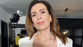 Το νεοκλασικό σπίτι της Κατερίνας Διδασκάλου κάτω από την Ακρόπολη θυμίζει κάτι από Άγριες Μέλισσες