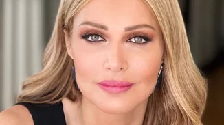 Νατάσα Θεοδωρίδου | Ποζάρει δίχως ίχνος μακιγιάζ και δείχνει step-by-step το μακιγιάζ της - Το βίντεο που ξεπέρασε τα δέκα χιλιάδες likes