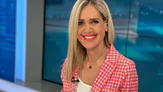 Σύνθια Σάπικα | Τα σχόλια στο Twitter για τη συμβολική κίνηση να κόψει τα μαλλιά της on air στηρίζοντας τις γυναίκες του Ιράν