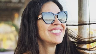 Το πιο γυμνασμένο κορμί της τηλεόρασης | Η Nαταλία Δραγούμη εντυπωσιάζει με μαγιό στις διακοπές