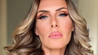 "Ξέρω πως θα σας το χαλάσω" | Η Εβελίνα Παπούλια ποζάρει εντελώς αμακιγιάριστη και μοιράζεται τη δική της αλήθεια