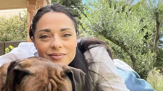 Ευαγγελία Συριοπούλου | Ποζάρει με τον γοητευτικό σύντροφό της σε ένα σπάνιο φωτογραφικό στιγμιότυπο