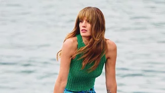 Μαίρη Συνατσάκη | "Δεν έχετε ευθύνη ως πρότυπα. Χειρότερα. Έχετε ευθύνη ως καλλιτέχνες"