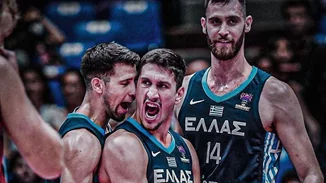 Γιαννούλης Λαρεντζάκης | Αυτή είναι η πανέμορφη μελαχρινή που του έχει κλέψει την καρδιά