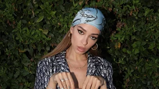 Ελένη Φουρέιρα | Ποζάρει με εφαρμοστό σέξι φόρεμα και η "κοιλίτσα" της είναι άφαντη