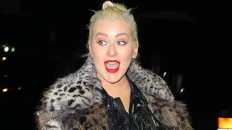 Η δραστική αλλαγή στα μαλλιά της Christina Aguilera που μάς θύμισε έντονα την... Άριελ