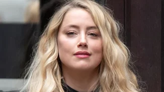 Amber Heard | Ψυχολόγος κατέθεσε ότι η σταρ έχει μετατραυματικό στρες εξαιτίας της βίαιης συμπεριφοράς του Johnny Depp