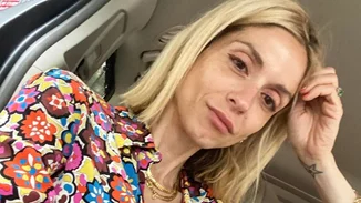 Σοφία Καρβέλα | Έκανε το πρώτο της μπάνιο και μας έδειξε τους καλογυμνασμένους της κοιλιακούς