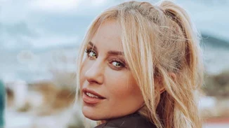 Γωγώ Μαστροκώστα | Ποζάρει σε ηλικία 23 πιο όμορφη και φρέσκια από ποτέ