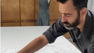 "Συμφωνώ με τον Άγγελο Μπράτη. Υπάρχει μία μπουζουκομόδα"