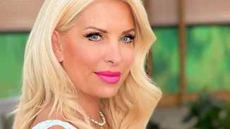 Ελένη Μενεγάκη | Η φωτογραφία με μαγιό και κοντό σορτς και οι αναλογίες που θα ζήλευαν ακόμα και 20άρες